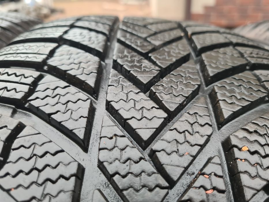 Para opon zimowych Bridgestone Blizzak LM005 245/50 R18 2024r 7,5mm