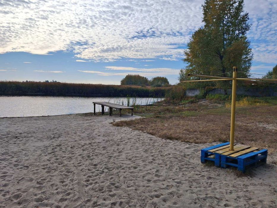 .Продаж земельної ділянки у ДК "Хвиля".