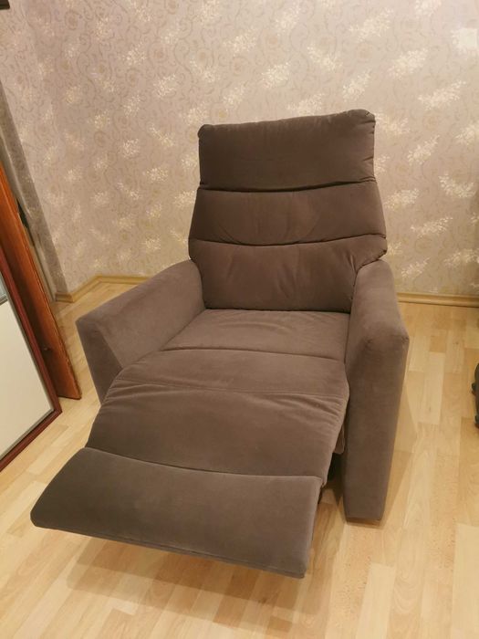 Fotel z regulacją pod nogi nowy