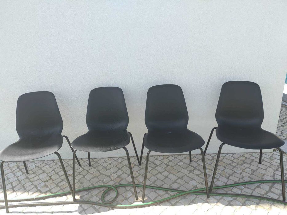 Lote de 4 Cadeiras Pretas — Estilo Escandinavo