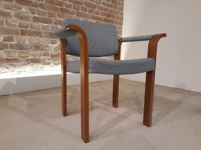 Krzesło, proj. R. Thygesen i J. Sørensen, Magnus Olesen, Dania, lata 7