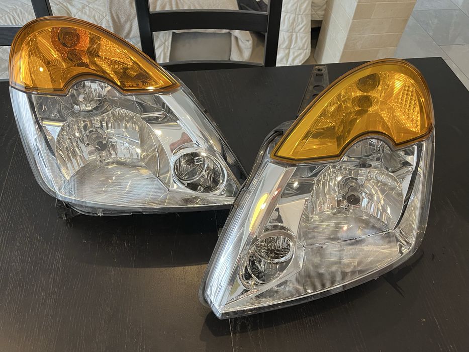 Komplet 2 szt Lampy przod Renault Modus z 2004r, lampy jak nowe