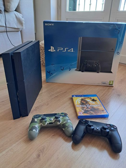 PS4 500GB Preta + 1 Comando + Jogo