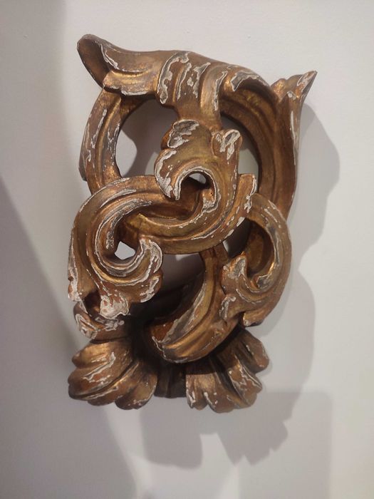 Talha rendada em madeira