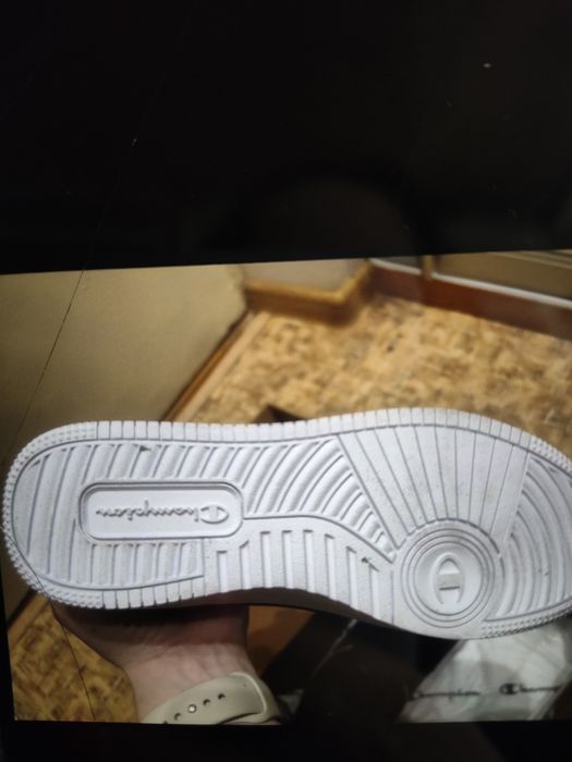 Продам новую обувь Champion.