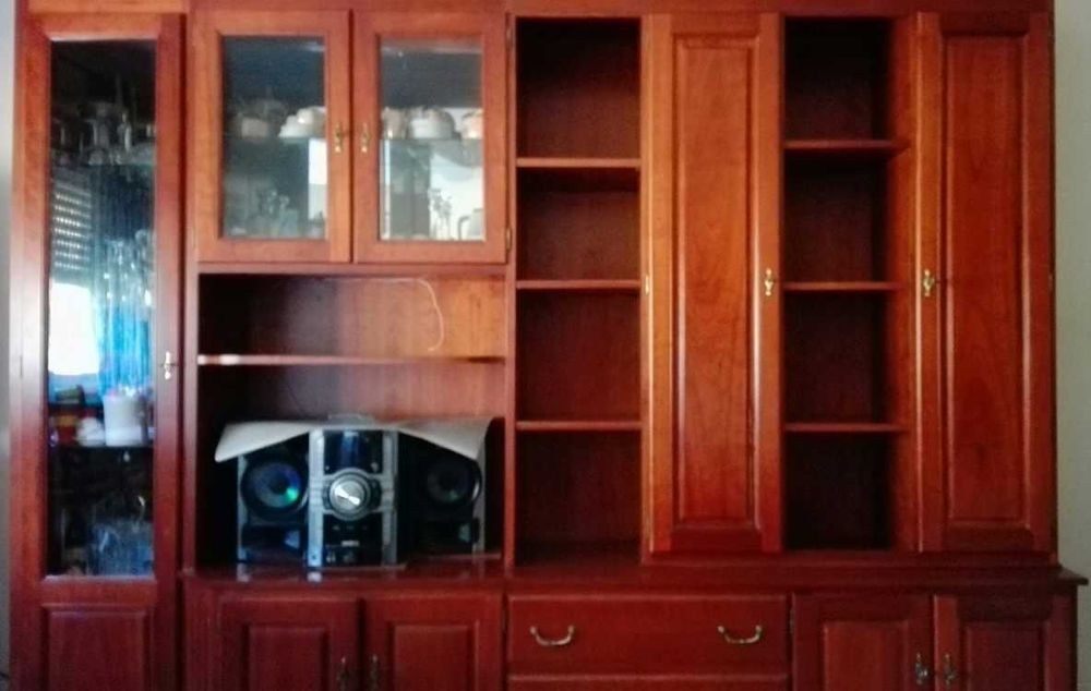 Conjunto de Sala de Jantar em Cerejeira