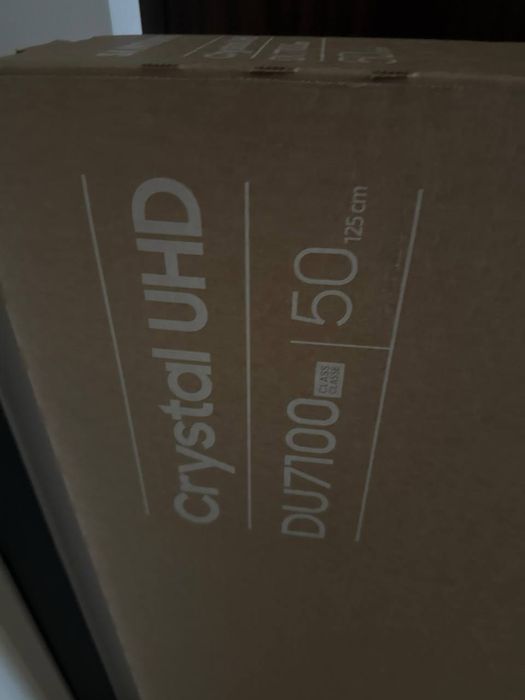 Samsung Crystal UHD DU7100 Class 50 (діагональ 125 см).