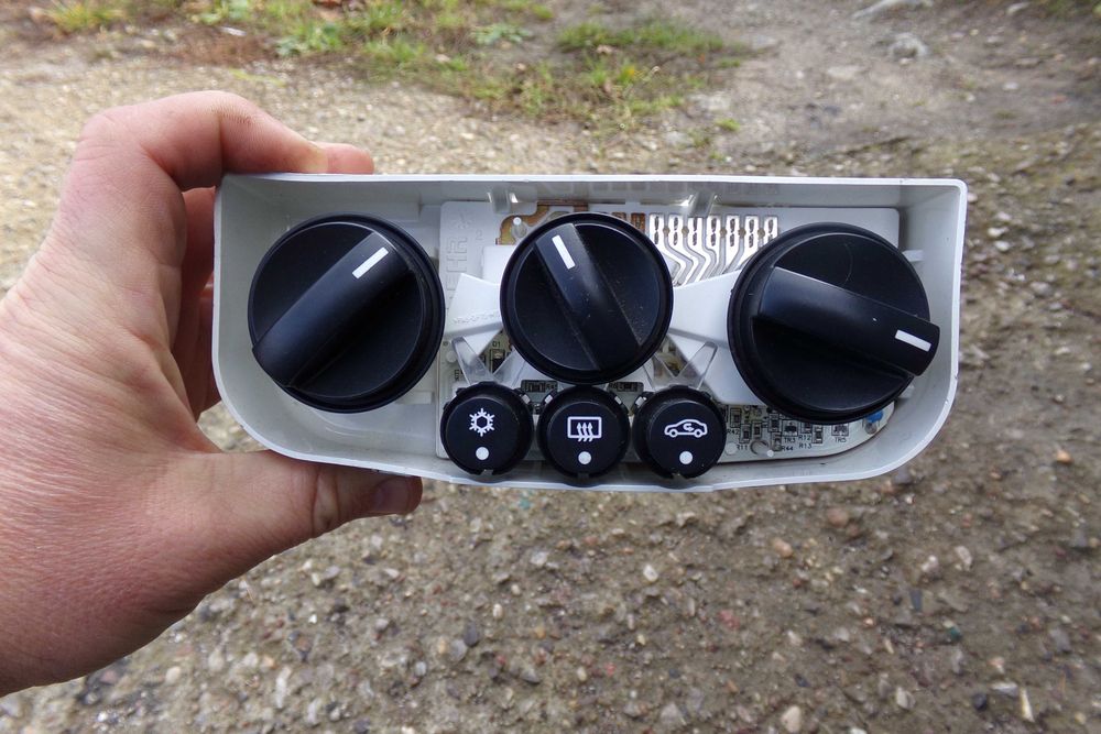Panel sterowania nawiewami 13215936 opel meriva a