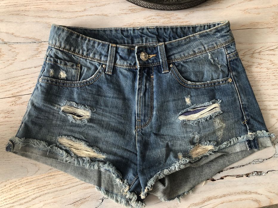 Krótkie spodenki Stradivarius