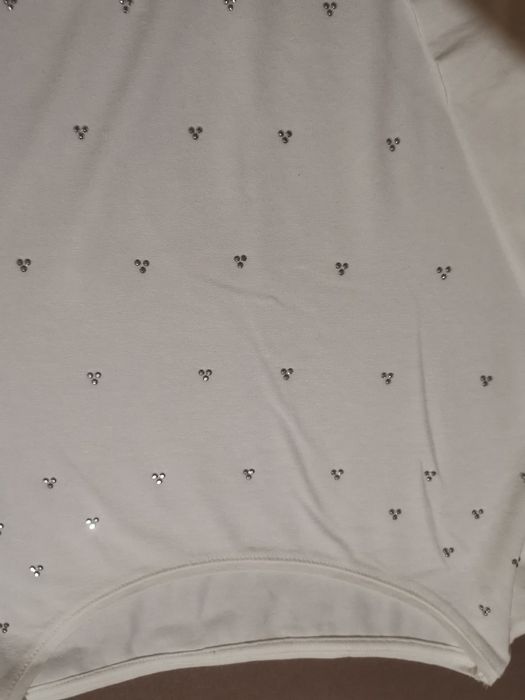 T-shirt biały damski że srebrnymi akcentami