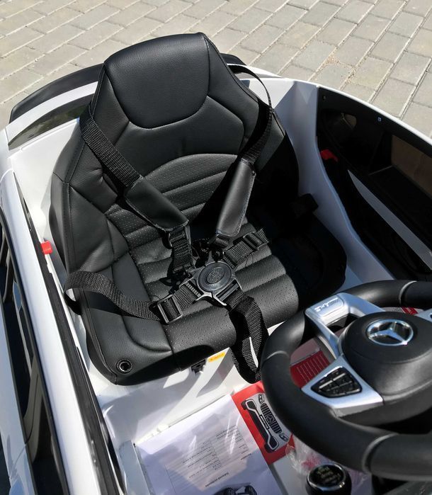 MERCEDES AMG GLC 63s 180W Auto Samochód na Akumulator 4x4 LICENCJA