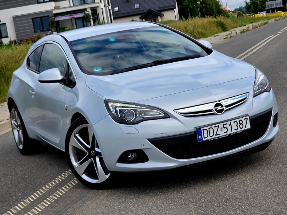 Opel Astra GTC 2.0CDTI 165KM Bixenony Navi Infinity 2xpdc Perła Alu20" EDITION