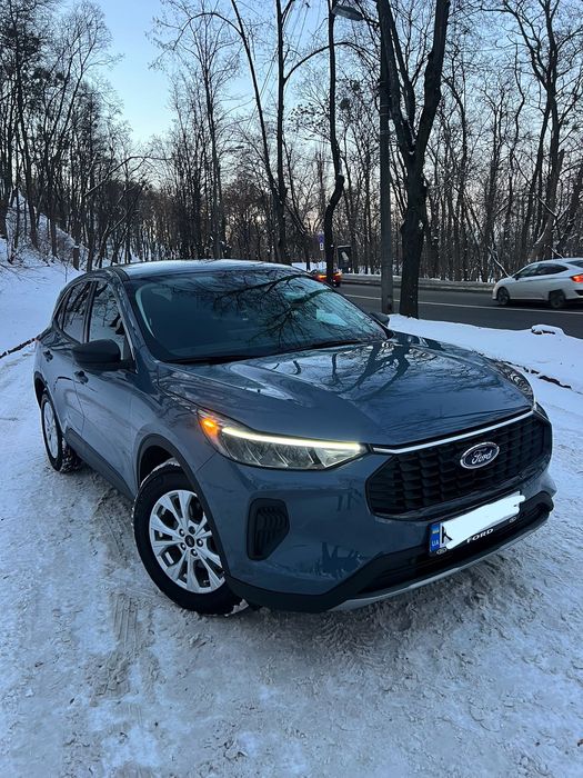 Продаю новий Ford Escape
