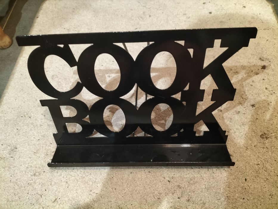 Designerski stojak na książkę kucharską lub tablet


Wymiary produktu: