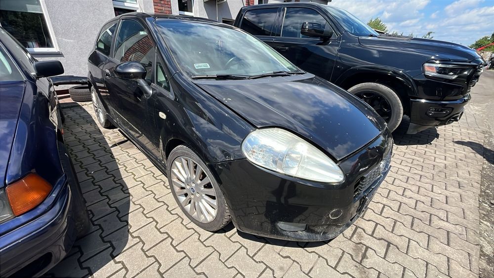 Fiat grande punto 1.4  skrzynia 6 b na czesci