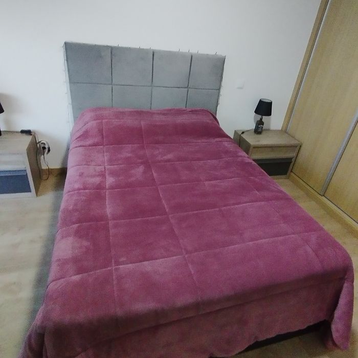 Cama com arrumação