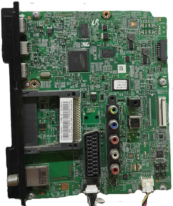 Televisão Samsung UE42F5000AW vendo as peças