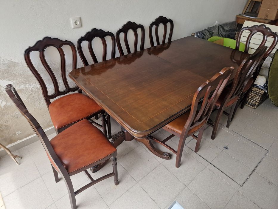 Dining Table + 8 Chairs (Read Description)64575239518465121