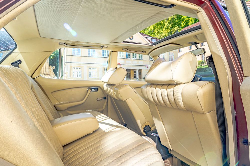 Klasyczny Mercedes S-Class z lat 70 do wynajęcia na ślub i inne okazje