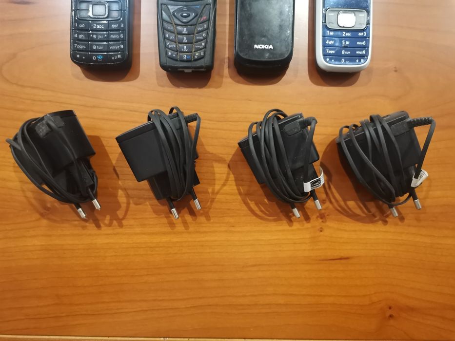 Conjunto de 8 Telemóveis Nokia (Vintage)