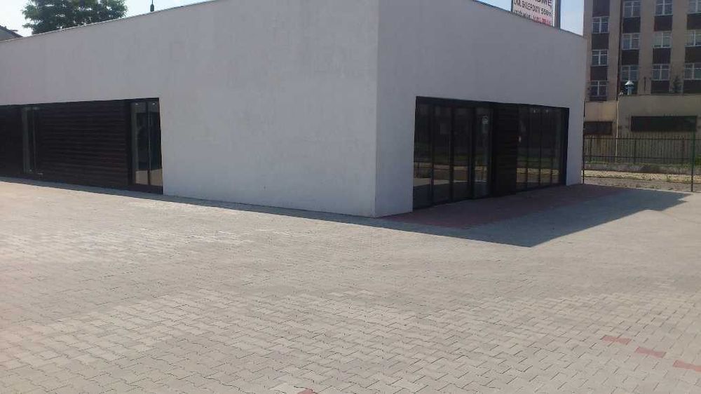 Wynajmę obiekt handlowo w centrum Elbląga 530 m2 z własnym parkingiem
