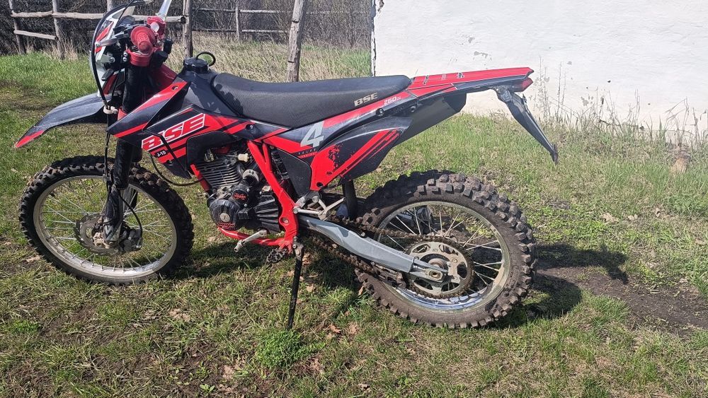 Мотоцикл Эндуро BSE J10 як новий