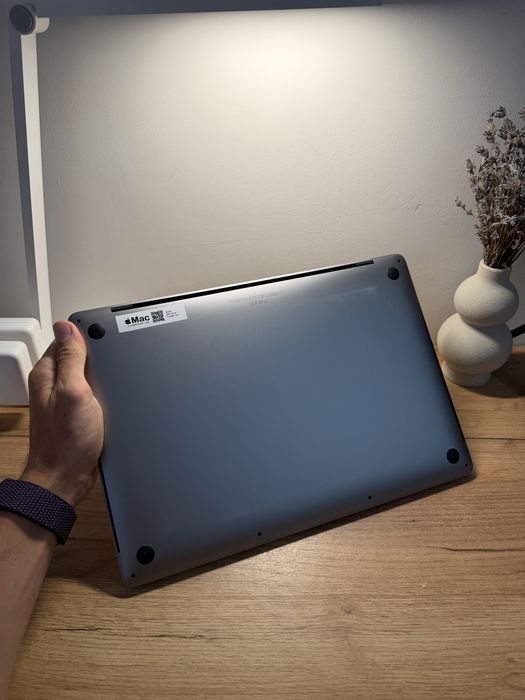 MacBook Pro 16’ 2019 Intel i7 16Gb 512Gb Radeon 4Gb