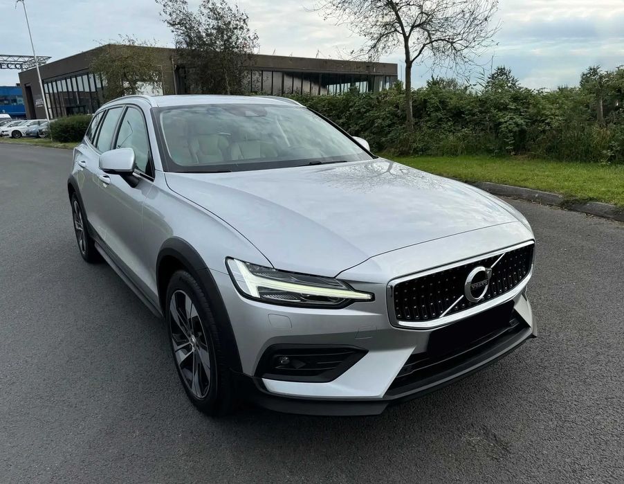 Volvo V60 Cross Country T5      2020