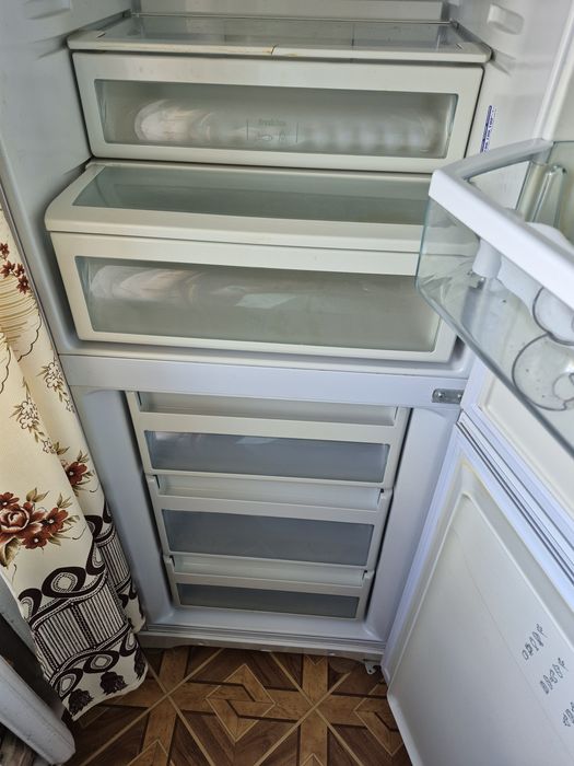 Холодильник Hotpoint Ariston