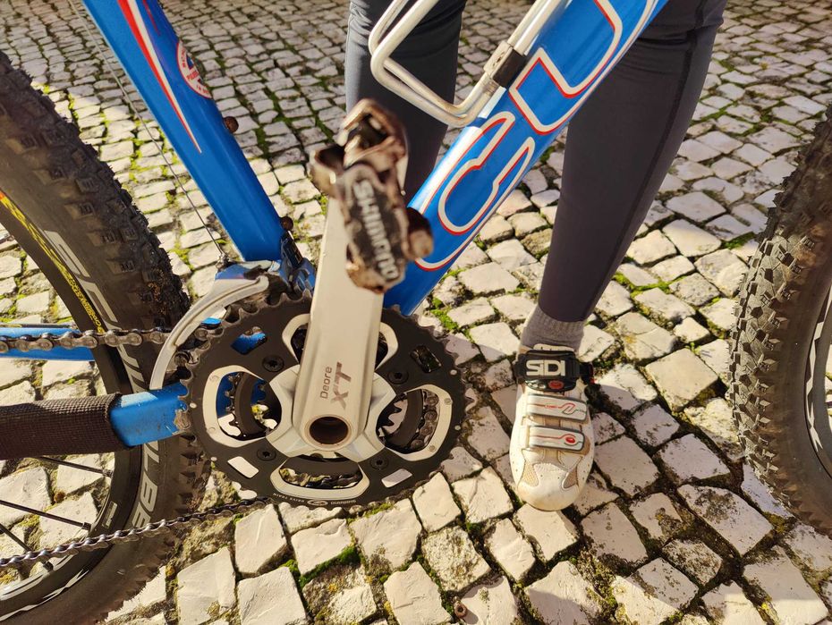 Bicicleta Cube Pro Elite– Shimano XT / Fox Float RL – Muito bom estado