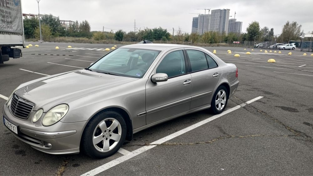 Мерседес 211 ,3.0