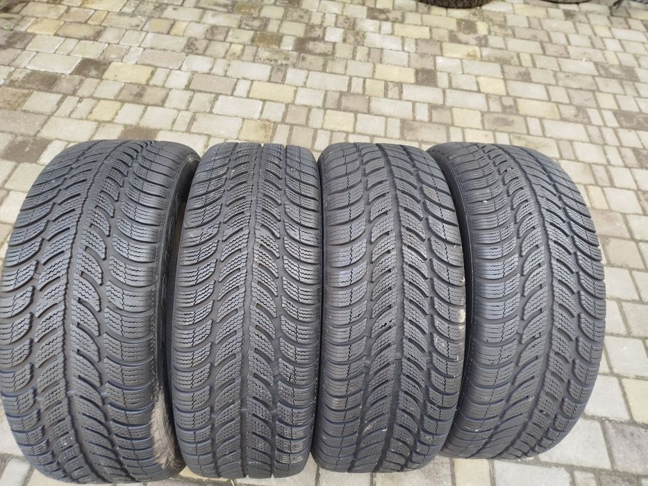 Зимова резина 205/55/16 DEBICA