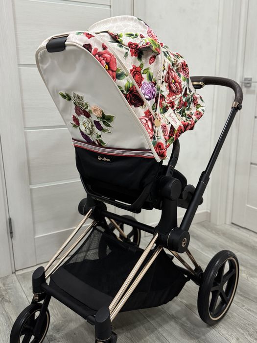 Cybex Priam 4.0 Blossom Light на шасі Rosegold (рожеве золото)