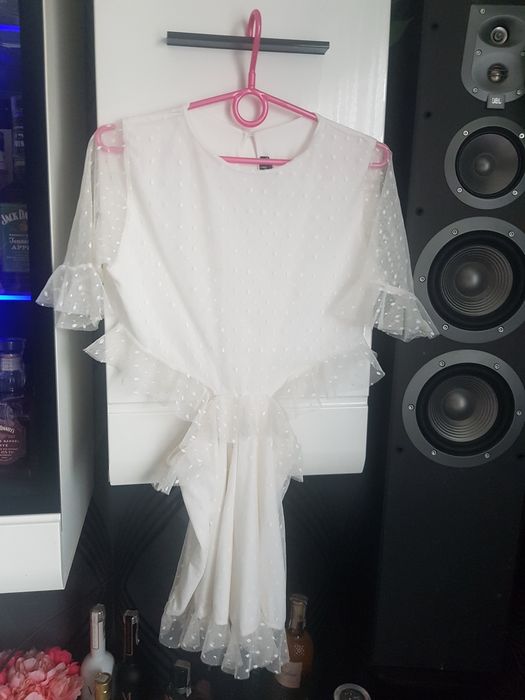 Kombinezon biały wycięte boki PrettyLittleThing