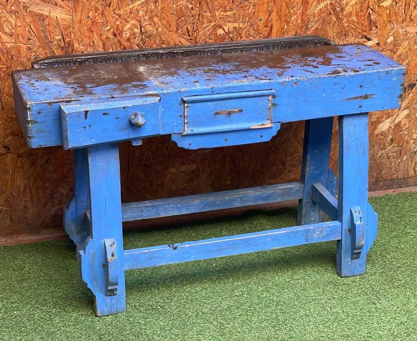 Bancada de carpinteiro antiga tamanho de criança