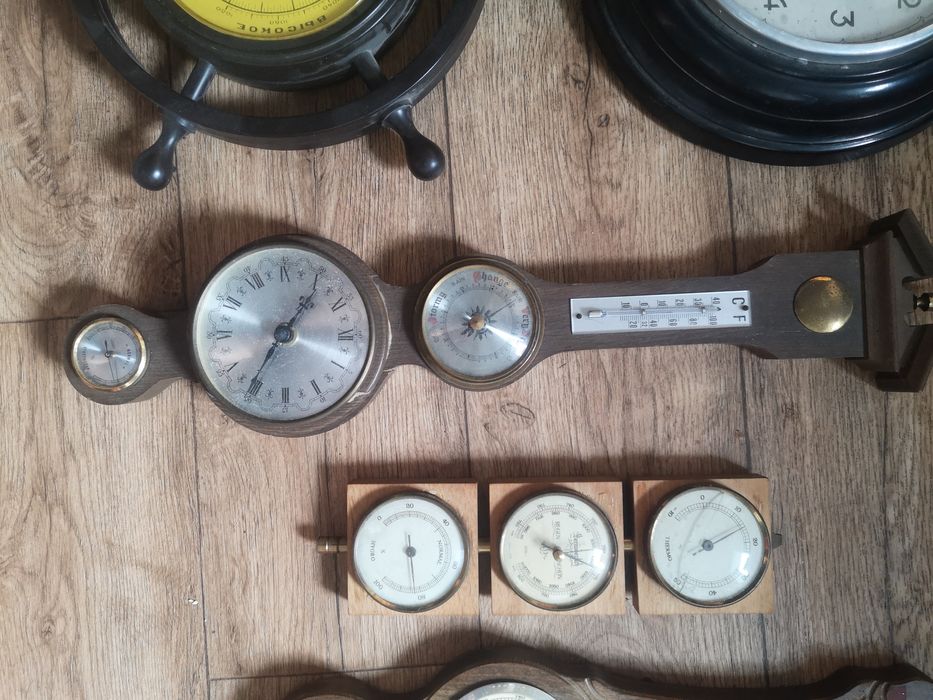 Барометры. Барометры с часами.