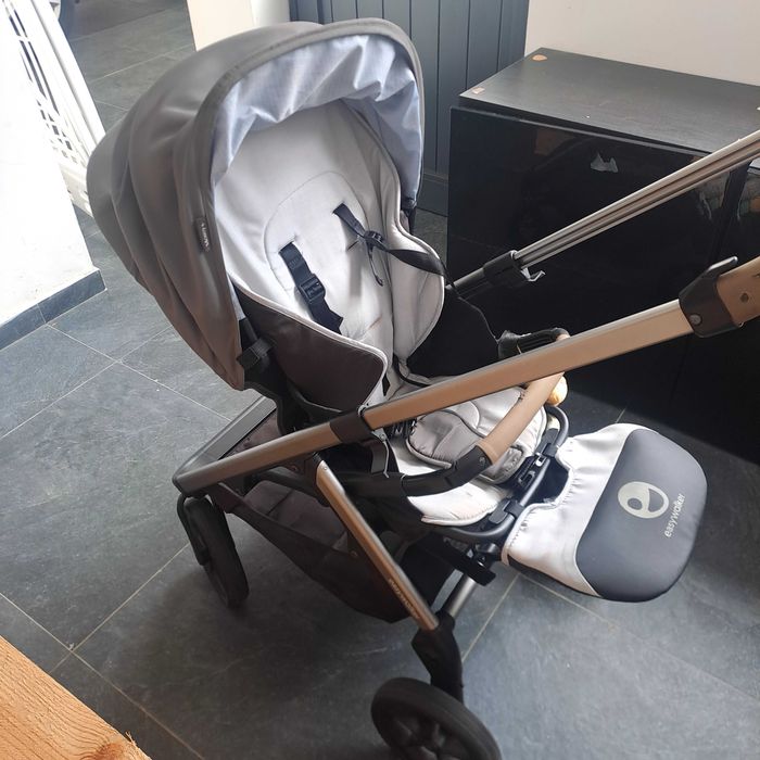 Carro passeio bebé