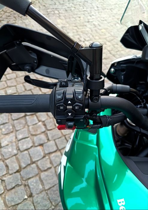 Benelli TRK 902 Stradalle