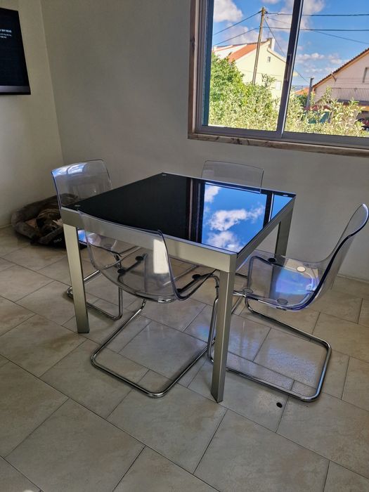 Mesa e Cadeiras de Cozinha