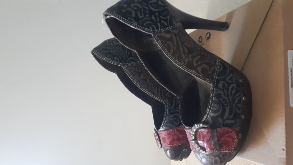 Sapatos senhora 36