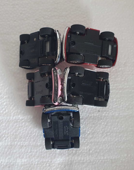 5 Lindíssimos VW Carochas / Beetles de cores diferente - KINTOY