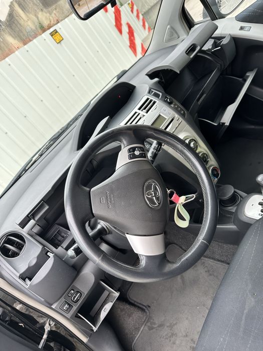 Toyota Yaris — fotografia 7