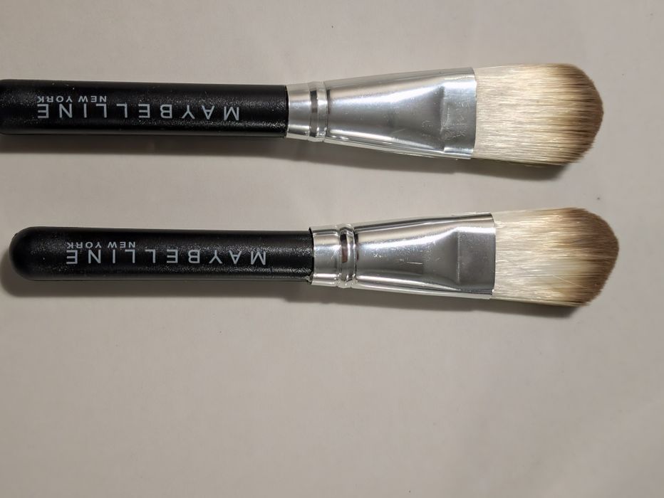Maybelline dwa pędzle syntetyczne nowe