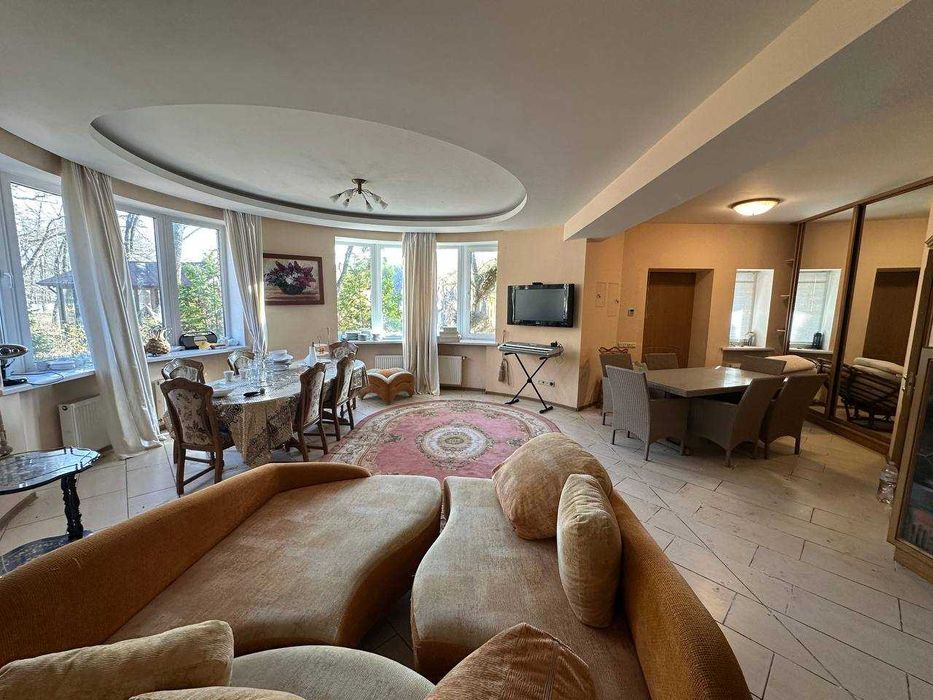 Здам шикарний будинок в Орловщині.