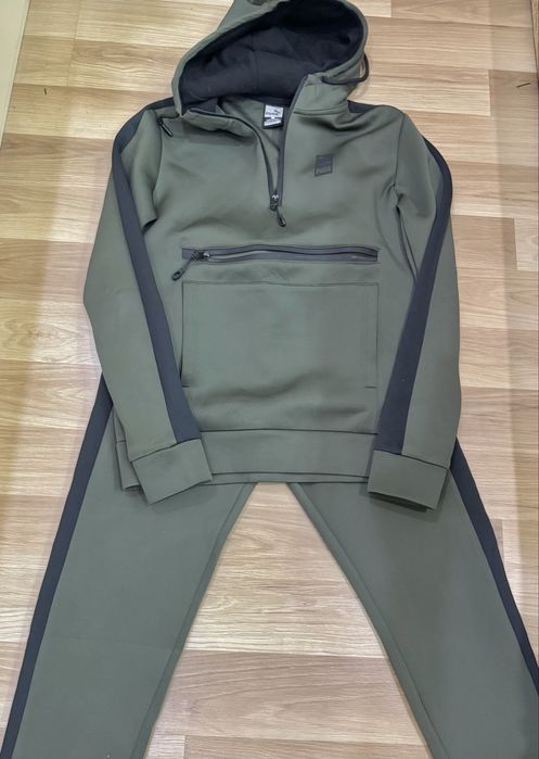 Продам спортивний костюм Puma