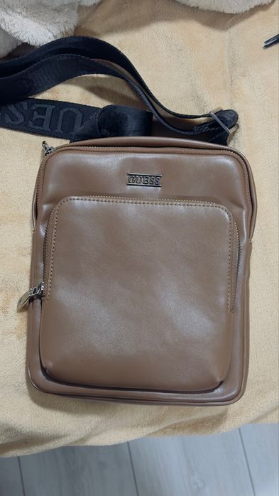 Продам мужскую сумку GUESS оригинал