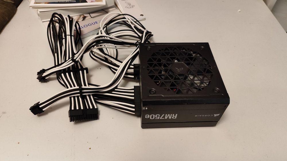 Zasilacz Corsair RM750e  750W