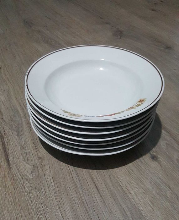 Тарелка обеденная посуда для супа для борща с мясом