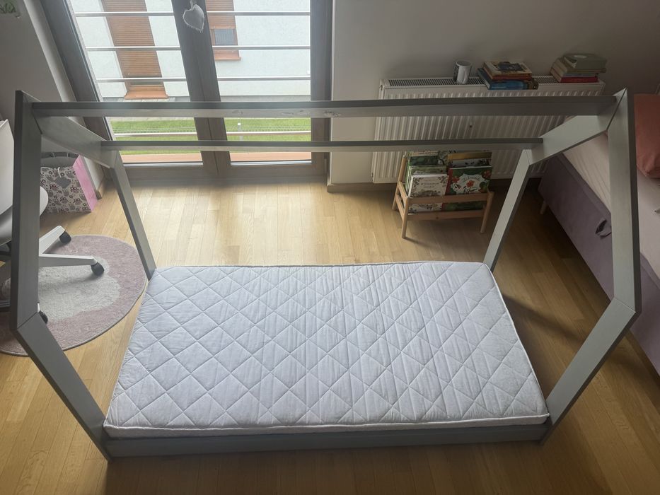 Łóżeczko dziecięce domek plus materac / łóżko / mebel