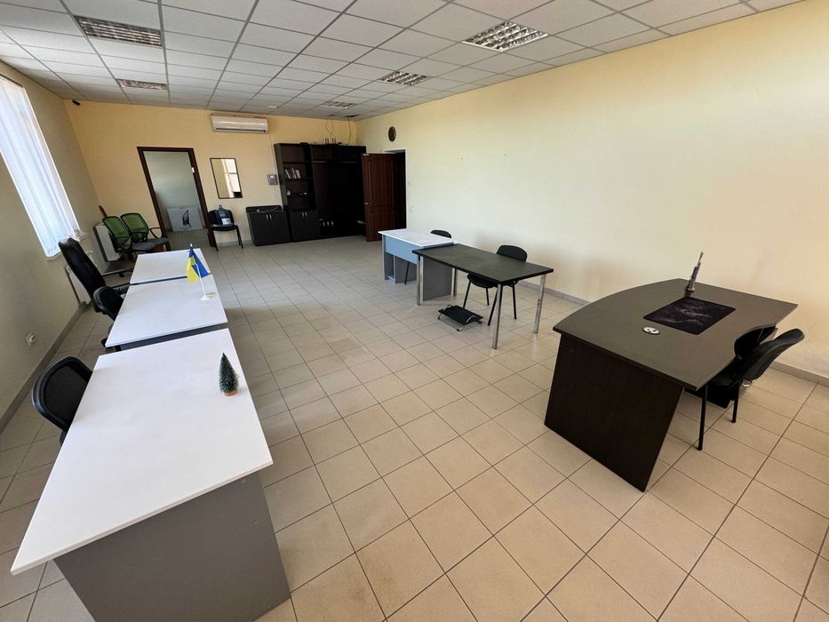 12Повздовжня/Васляєва офіс 198кв.м.ремонт новобудова ціна 112 тис.у.о.